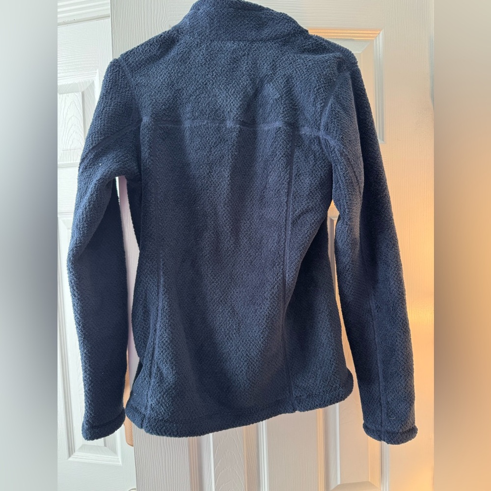Patagonia women’s pullover for sale! - Picture 2 of 3